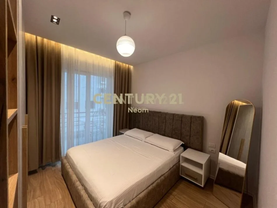 Tirane, jepet me qera apartament 2+1 Kati 3, 85 m² 900 € (pranë liqenit të thatë)