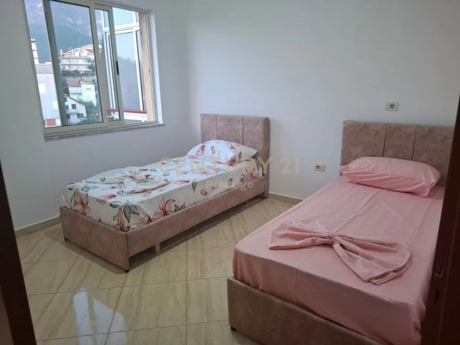 Tirane, jepet me qera apartament 3+1 Kati 3, 120 m² 439 € (PRANE PASTICERI MELISA NE FRESK)