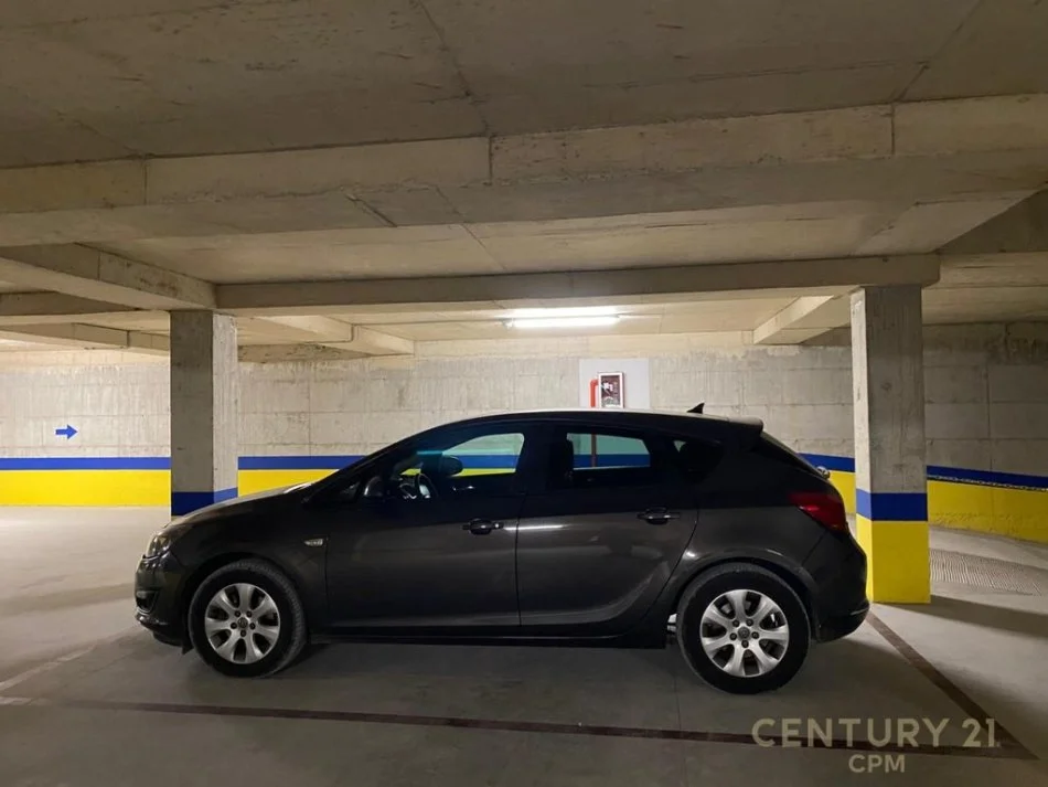 Tirane, jepet me qera apartament 2+1 Kati 4, 104 m² 700 € (zonën e Unazës së Re, tek Oasis Residence)