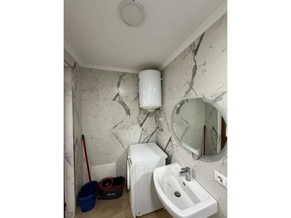 Tirane, jepet me qera apartament 2+1 Kati 4, 85 m² 650 € (VASIL SHANTO)