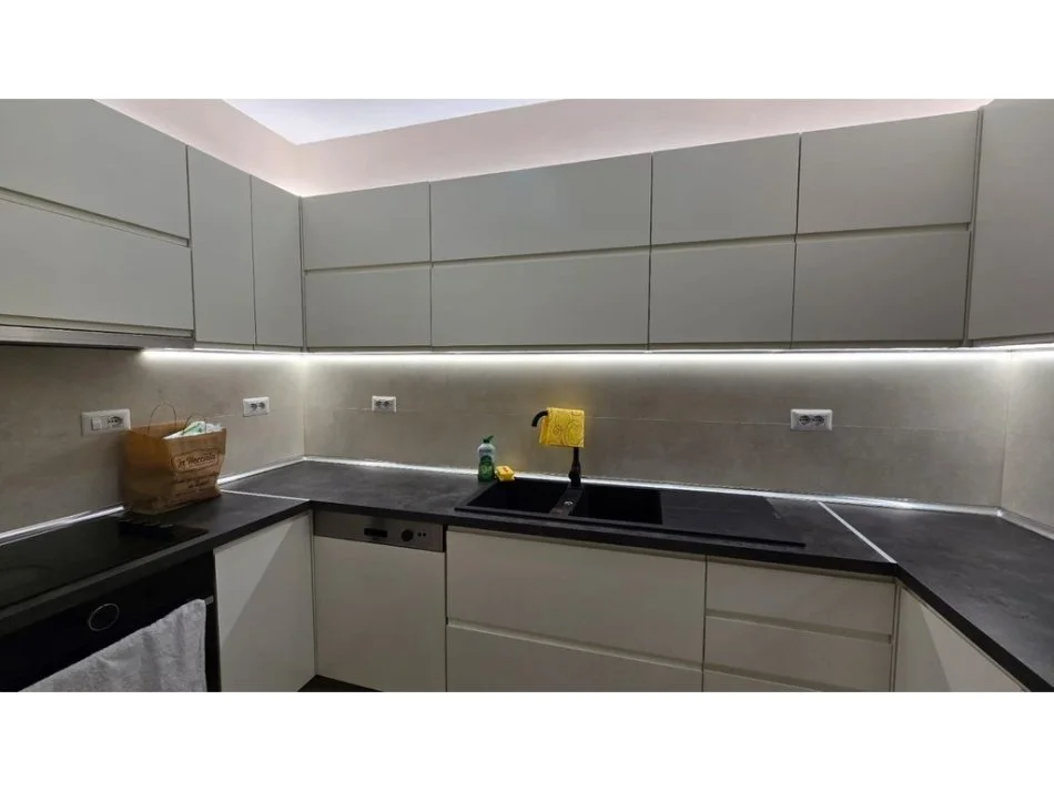 Tirane, jepet me qera apartament 2+1 Kati 16, 120 m² 1.200 € (9 Kateshet Tirana Albania)