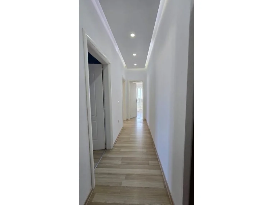 Tirane, jepet me qera apartament 2+1 Kati 16, 120 m² 1.200 € (9 Kateshet Tirana Albania)