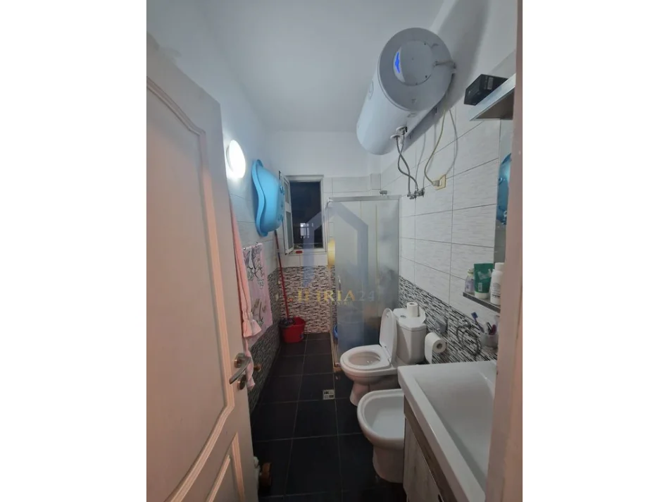 Tirane, shitet apartament 1+1+Ballkon Kati 4, 49 m² 125.000 € (Apartament 1+1 per shitje tek Harry Fultz)