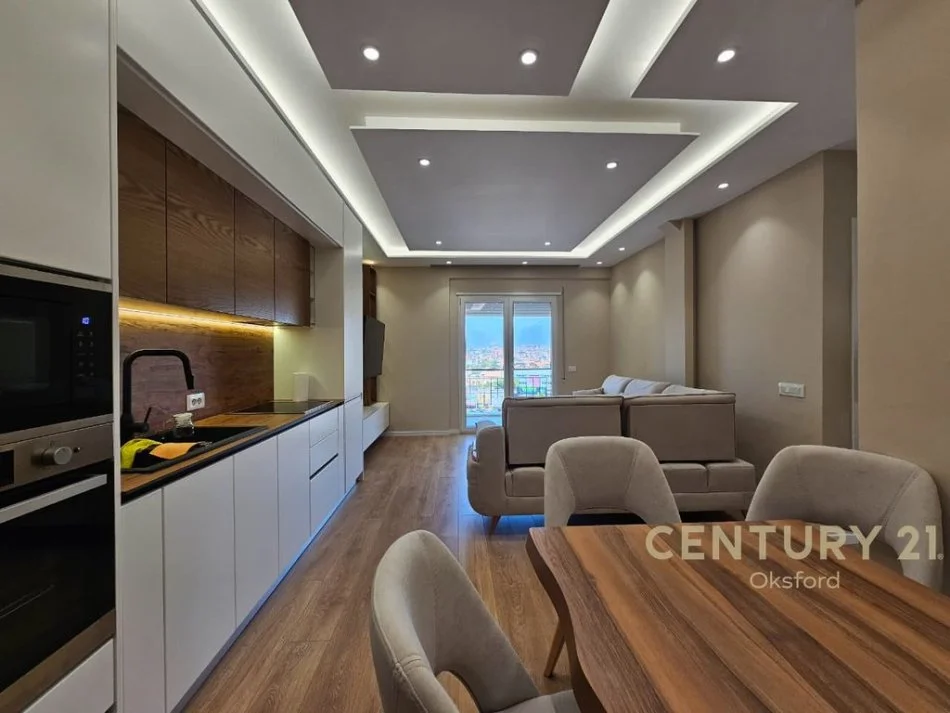 Tirane, jepet me qera apartament 2+1 Kati 7, 84 m² 700 € (LAPRAK)