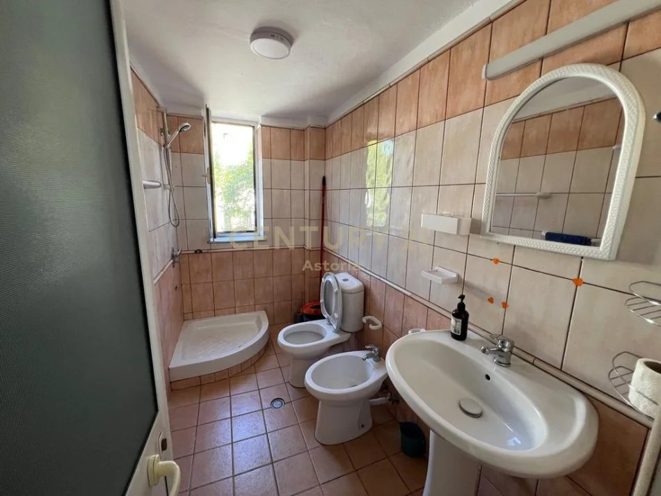 Tirane, jepet me qera apartament 2+1 Kati 3, 55 m² 550 € (rruga Mine Peza)