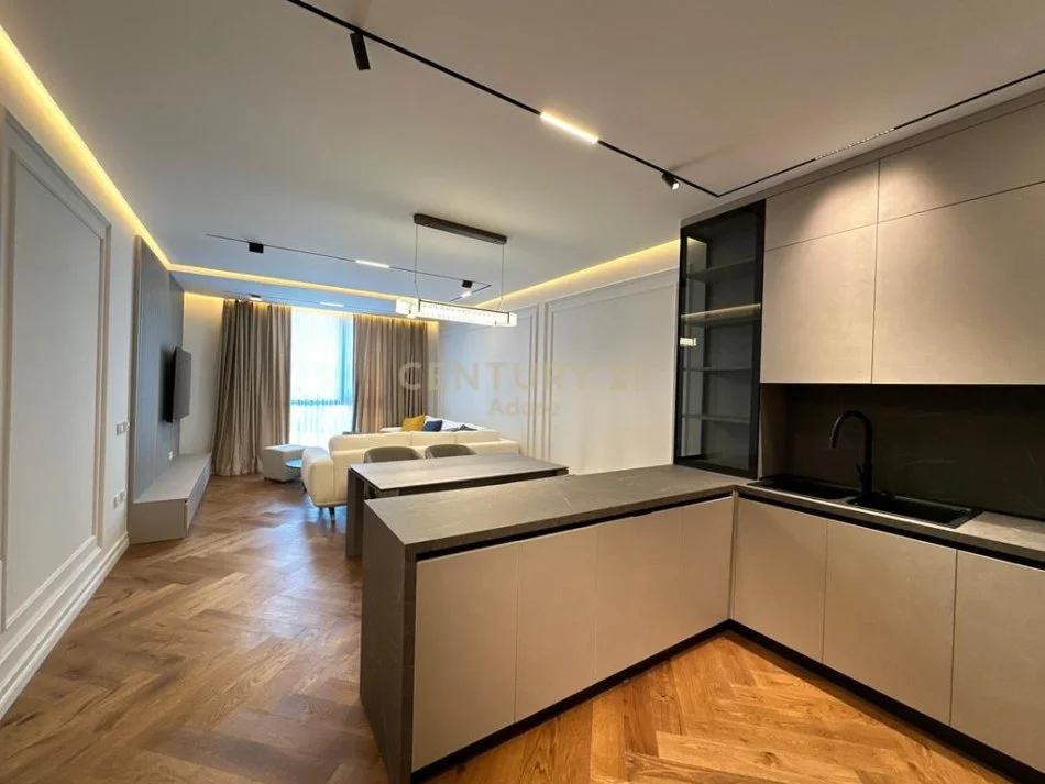 Tirane, jap me qera apartament 3+1 Kati 9, 150 m² 2.200 € (Mine oeza)