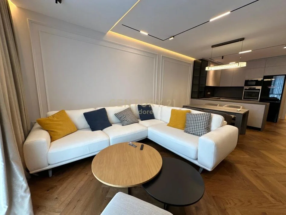 Tirane, jap me qera apartament 3+1 Kati 9, 150 m² 2.200 € (Mine oeza)