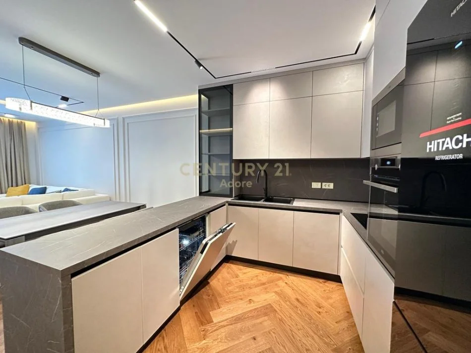 Tirane, jap me qera apartament 3+1 Kati 9, 150 m² 2.200 € (Mine oeza)