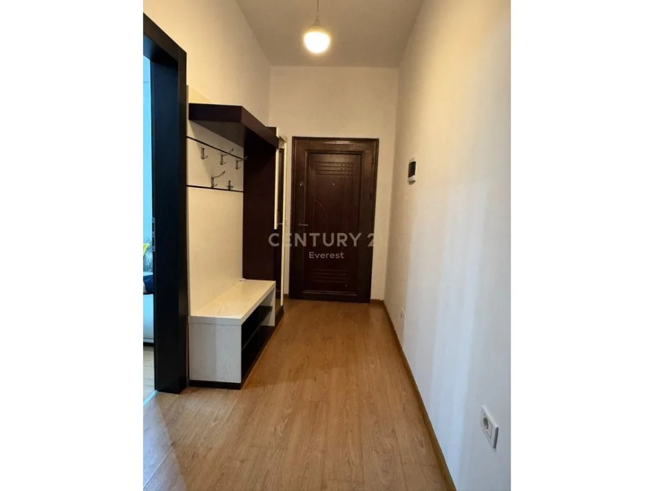 Tirane, jepet me qera apartament 2+1 Kati 4, 65 m² 500 € 
