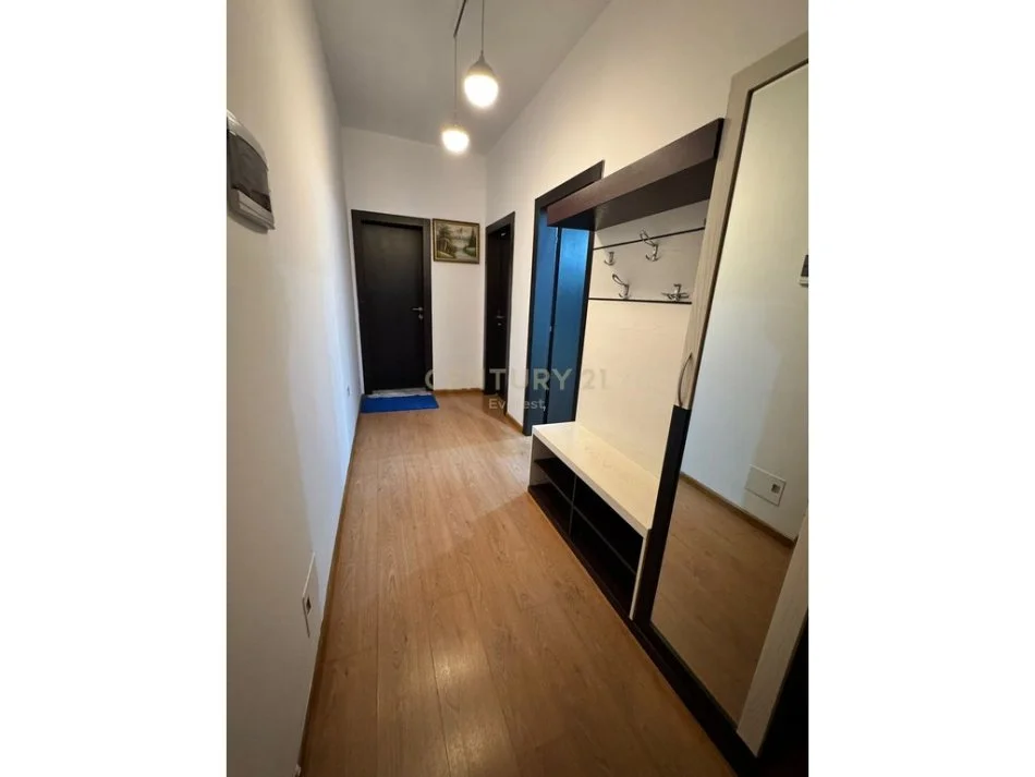 Tirane, jepet me qera apartament 2+1 Kati 4, 65 m² 500 € 