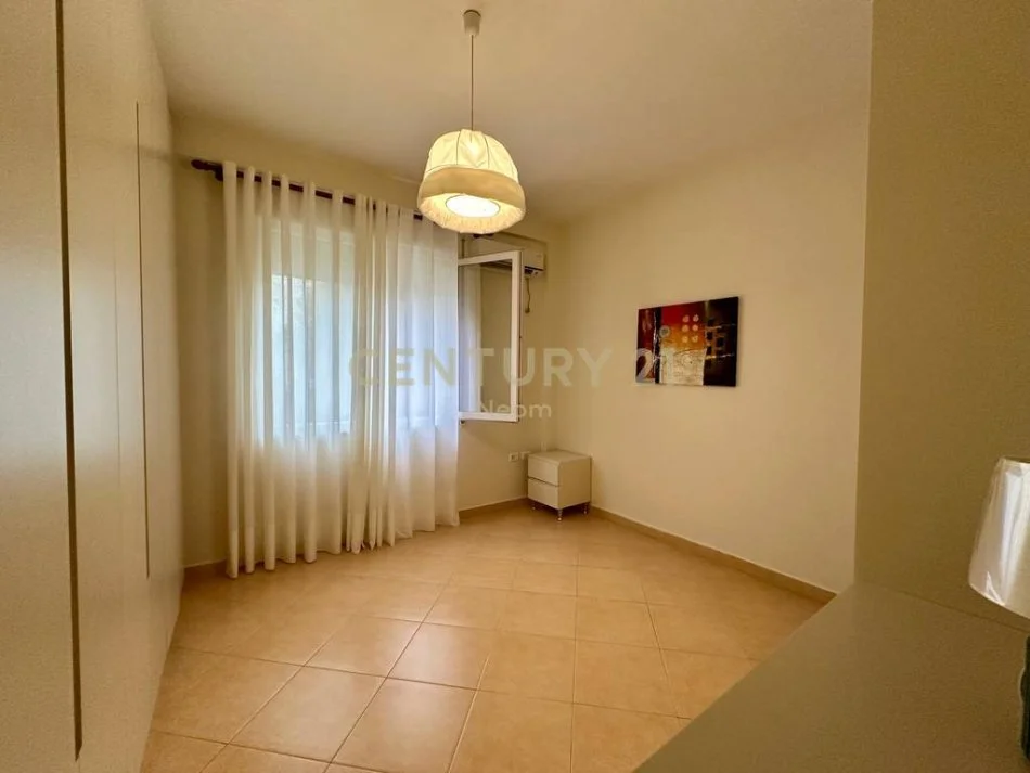 Tirane, jepet me qera apartament 3+1+Aneks+Ballkon Kati 1, 116 m² 750 € (Neom122774)
