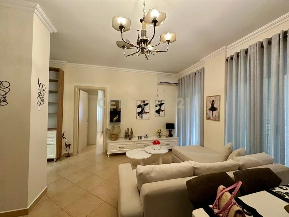 Jepet me qera apartament 3+1 Kati 1, 116 m² 750 €