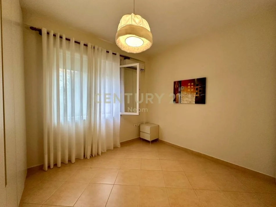 Jepet me qera apartament 3+1 Kati 1, 116 m² 750 €