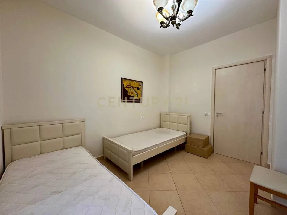 Tirane, jepet me qera apartament 3+1+Aneks+Ballkon Kati 1, 116 m² 750 € (Neom122774)