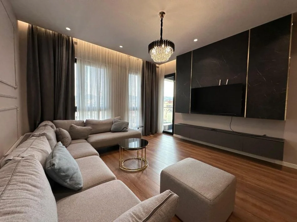 Tirane, jepet me qera apartament 2+1 Kati 10, 125 m² 1.200 € 