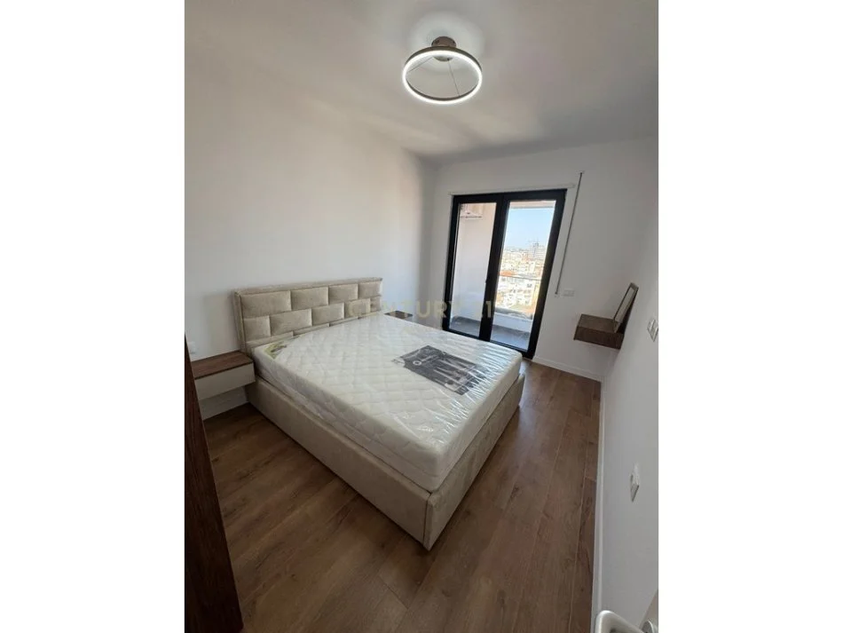 Tirane, jepet me qera apartament 1+1 Kati 9, 60 m² 800 €