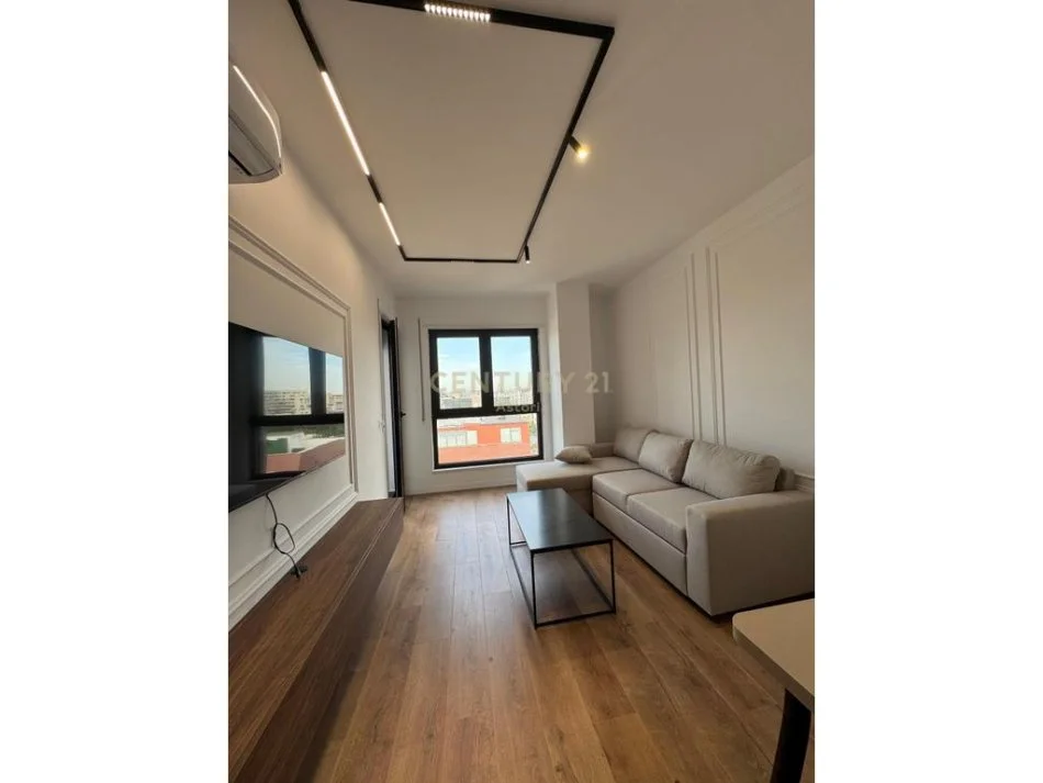 Tirane, jepet me qera apartament 1+1 Kati 9, 60 m² 800 €