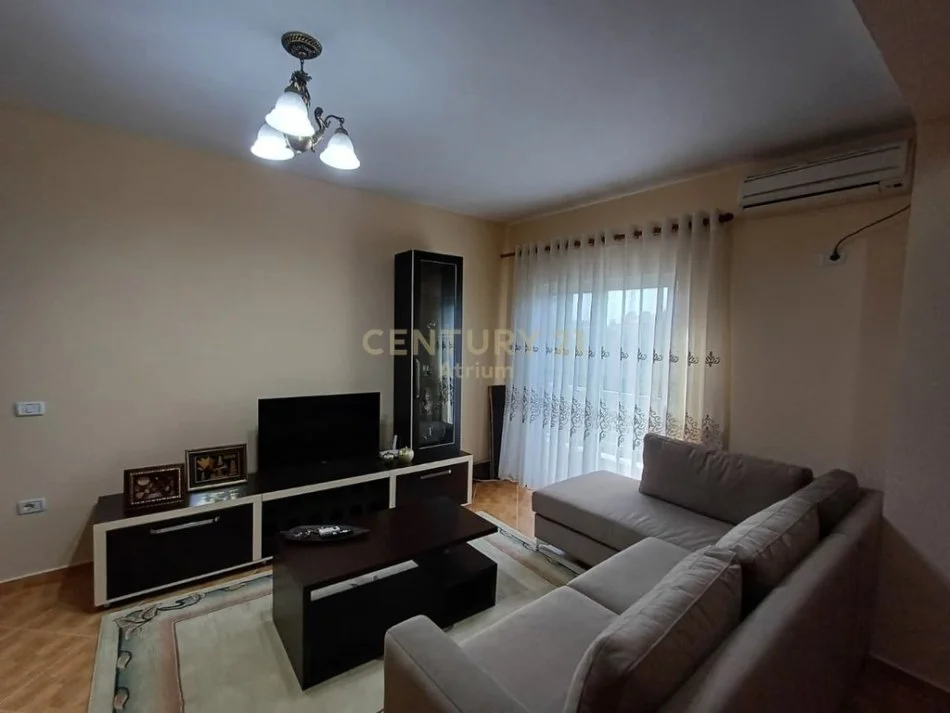 Tirane, jepet me qera apartament 2+1 Kati 4, 71 m² 600 € (Mtaerniteti i Ri)