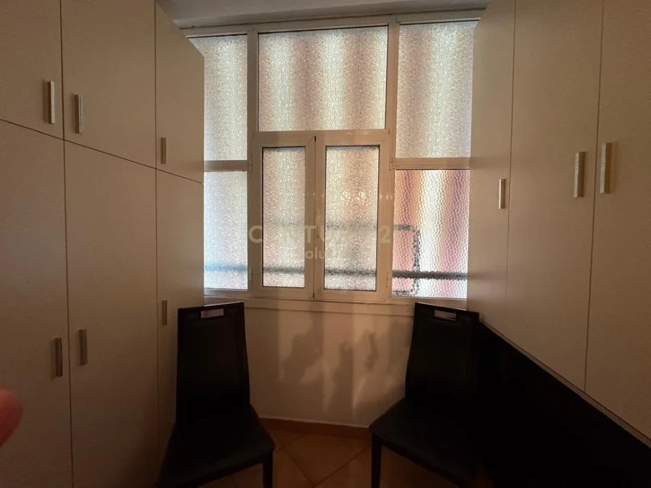 Tirane, jepet me qera apartament 1+1 Kati 5, 75 m² 730 € (AIR ALBANIA)