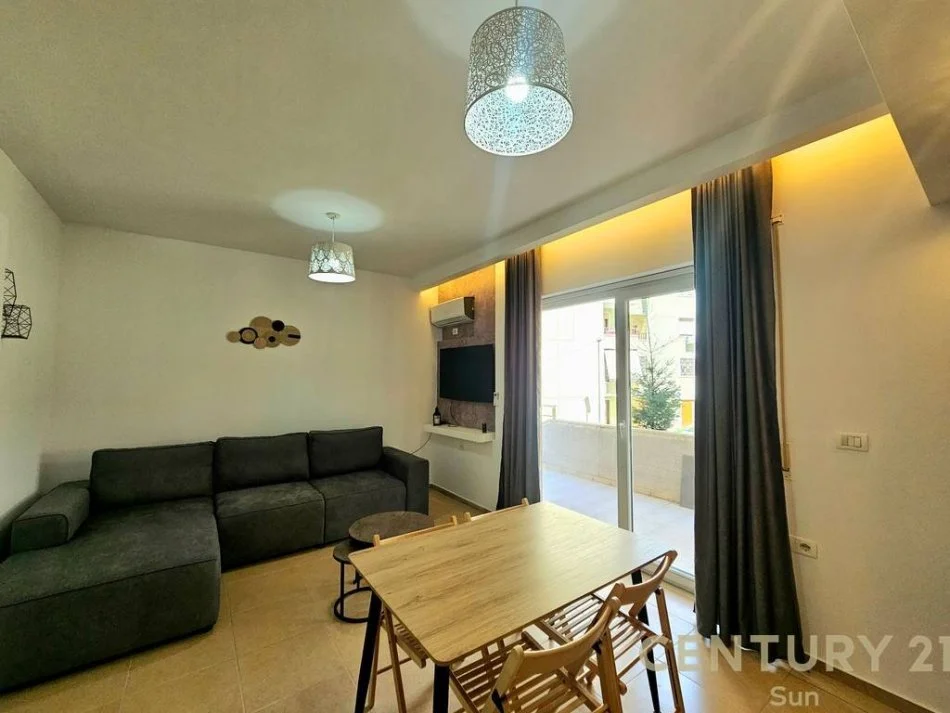 Tirane, jepet me qera apartament 2+1 Kati 2, 100 m² 500 € 