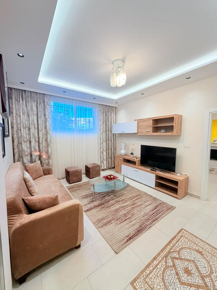Durres, jepet me qera shtepi 2+1 Kati 1, 100 m² 700 € (Bulevardi Dyrrah,Durres)
