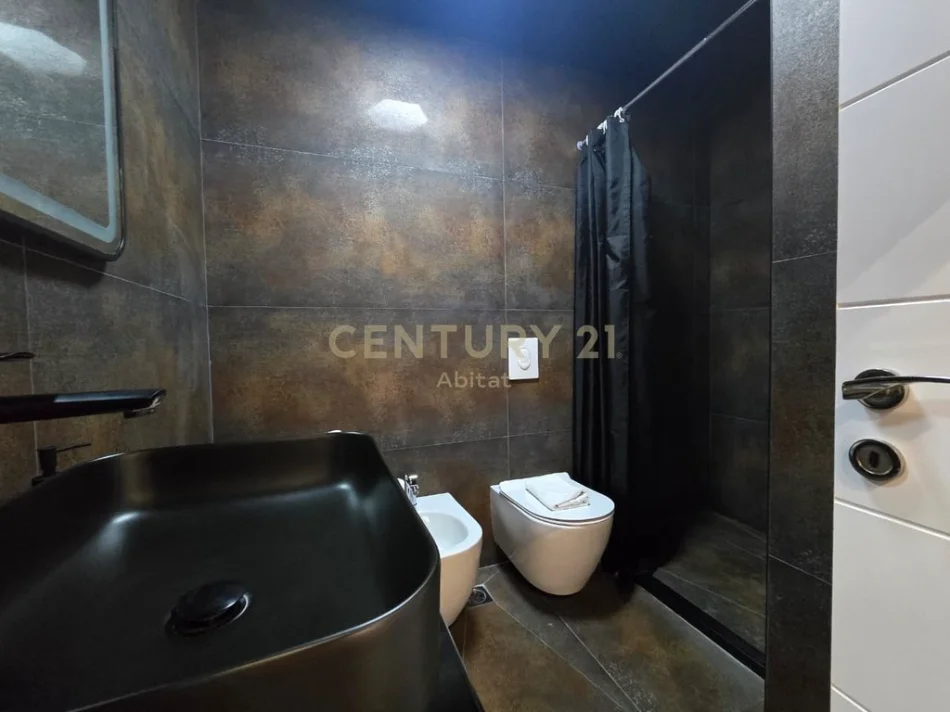 Tirane, shitet apartament 3+1+Ballkon Kati 7, 106 m² 320.000 € (stadiumi dinamo)