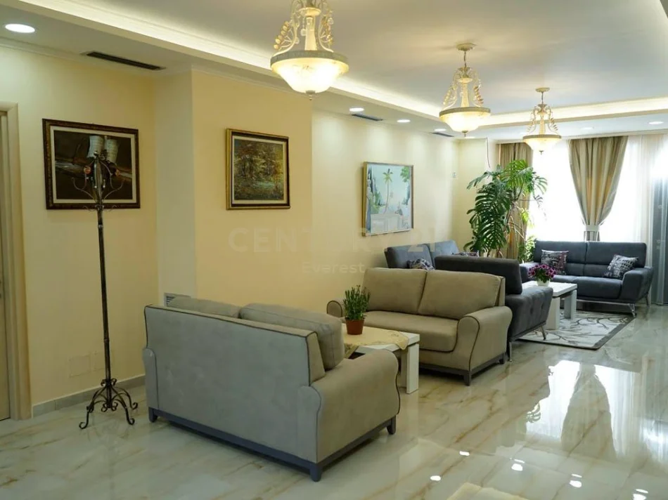 Tirane, jepet me qera hotel Kati 5, 8.079 m² 45.000 € (Farke)