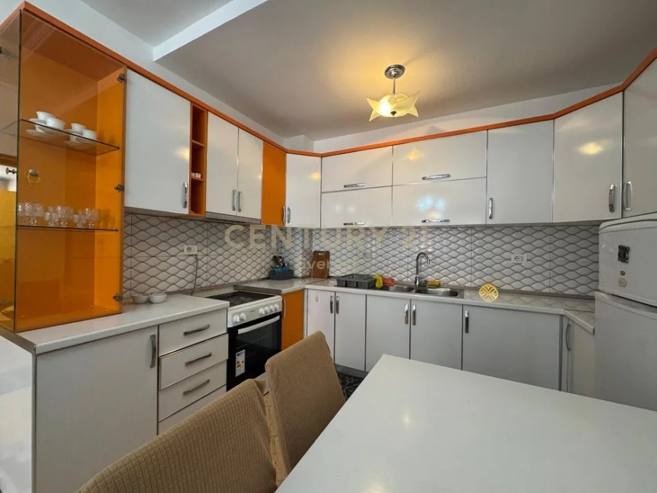 Tirane, jepet me qera apartament 2+1 Kati 6, 90 m² 400 € (Restorant Deliu,Fresk)