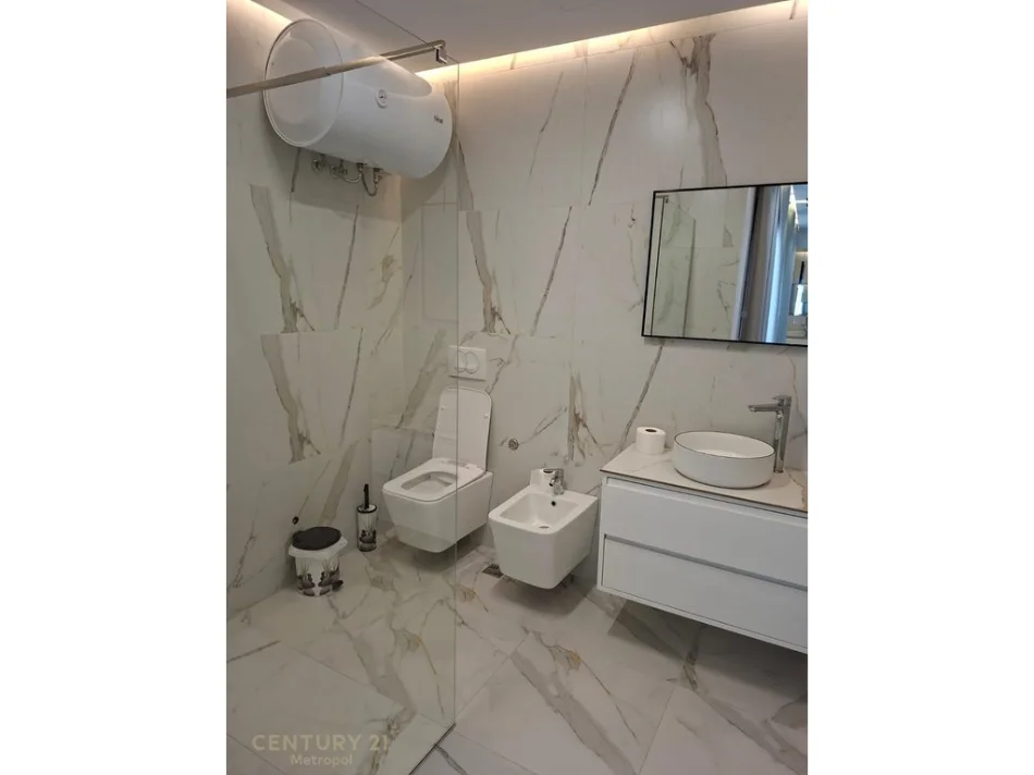 Tirane, shitet apartament 3+1 , 112 m² (astir)