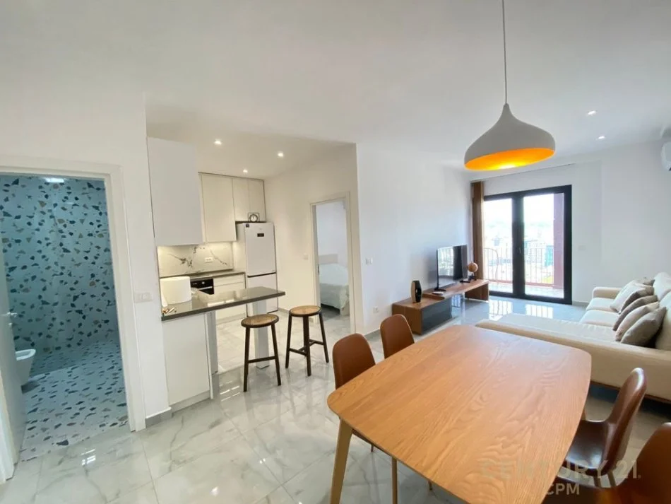 Tirane, jepet me qera apartament 1+1 Kati 17, 59 m² 750 € (Garden Building)