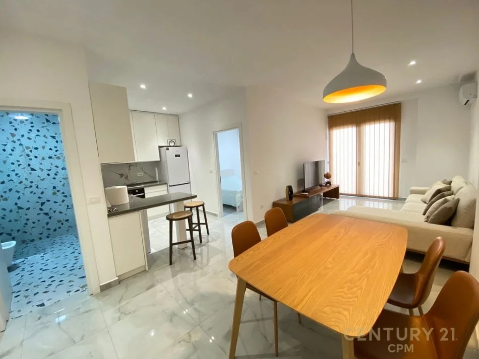 Tirane, jepet me qera apartament 1+1 Kati 17, 59 m² 750 € (Garden Building)