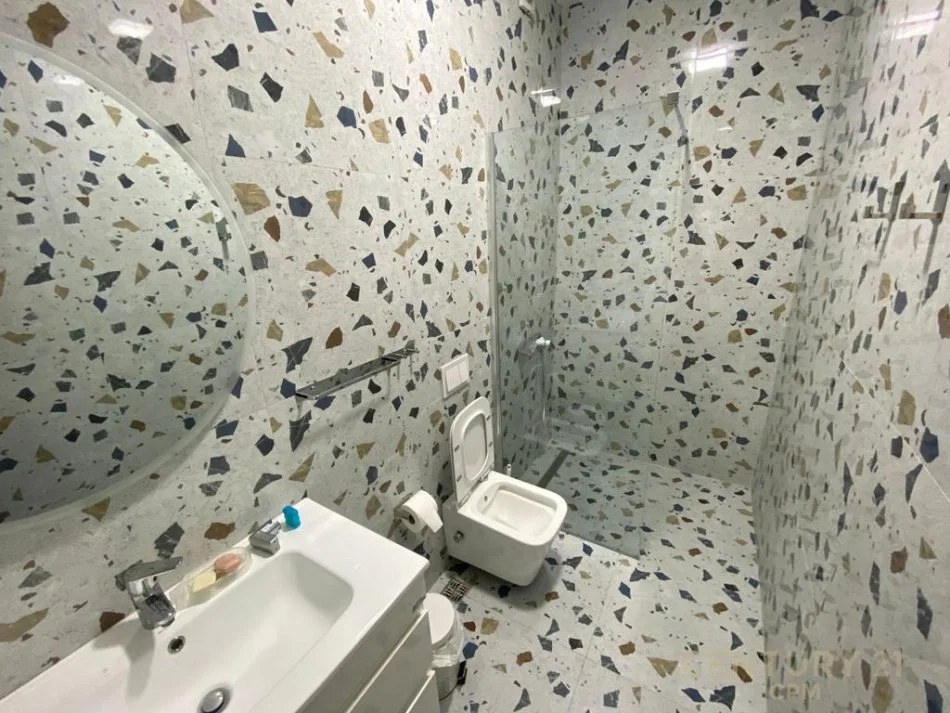 Tirane, jepet me qera 1+1 Kati 17, 59 m² 750 € (GARDEN BUILDING)