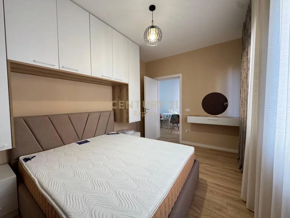 Tirane, jepet me qera apartament 1+1 Kati 3, 55 m² 430 € (Yzberisht)