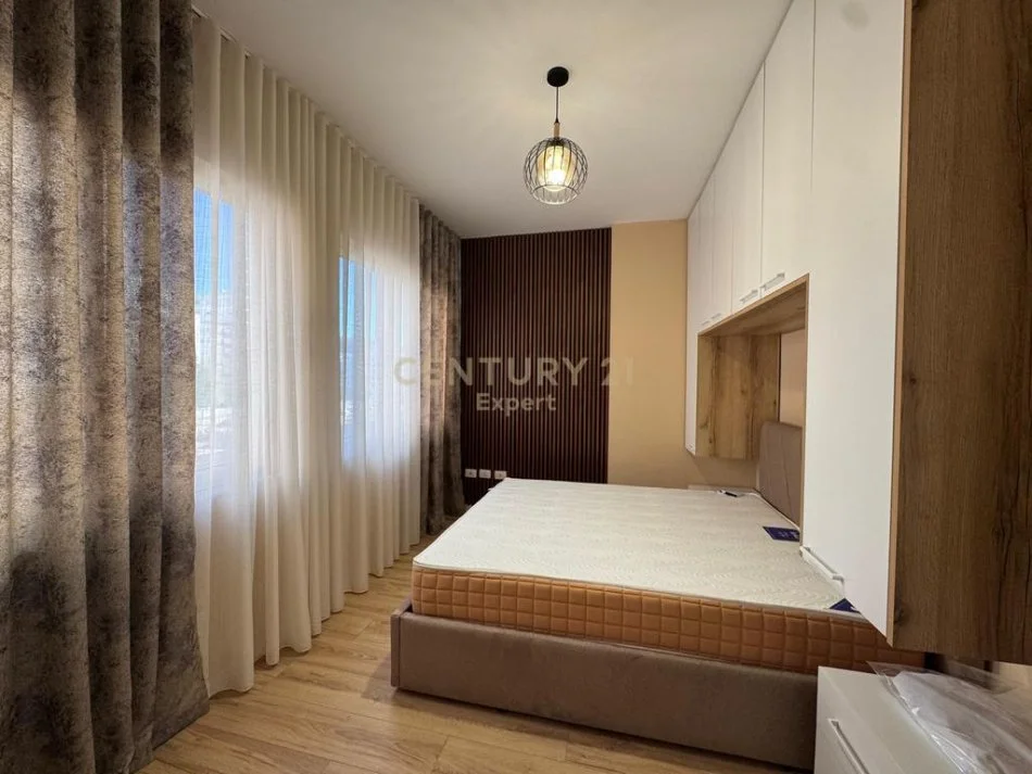 Tirane, jepet me qera apartament 1+1 Kati 3, 55 m² 430 € (Yzberisht)