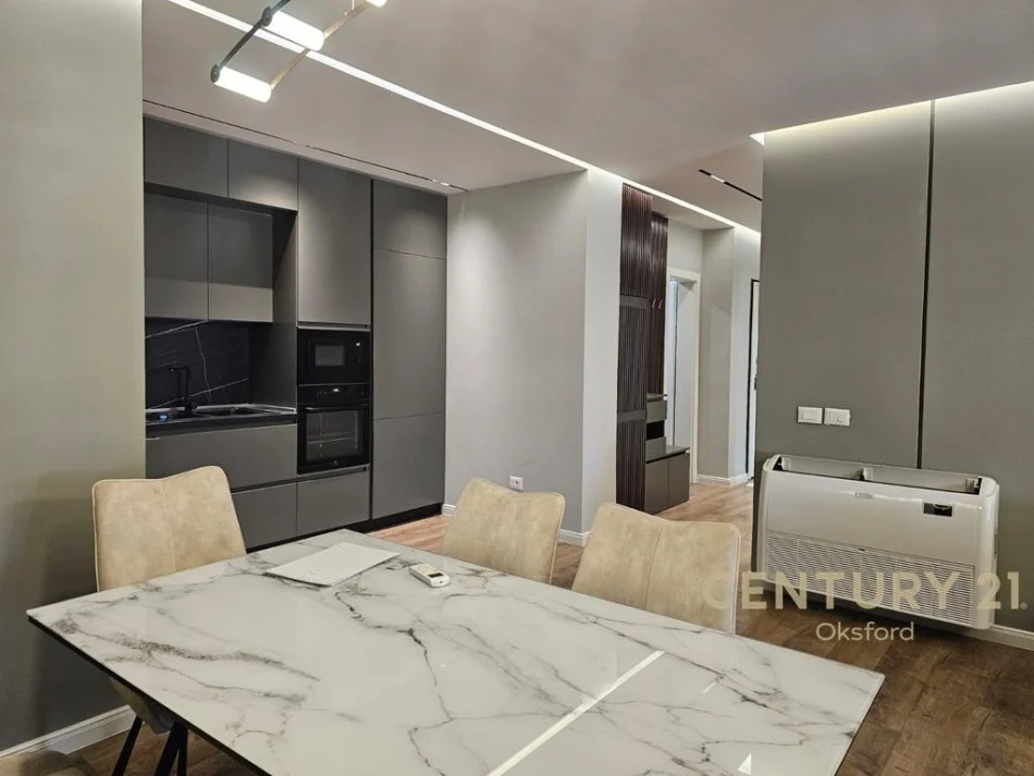 Tirane, jepet me qera apartament 2+1 , 117 m² 281.000 € 