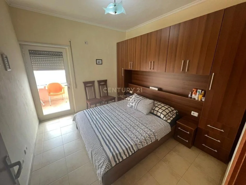 Durres, jepet me qera apartament 1+1 Kati 2, 56 m² 350 € (Rruga Pavarsia Durres)