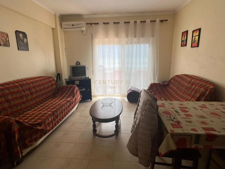 Durres, jepet me qera apartament 1+1 Kati 2, 56 m² 350 € (Rruga Pavarsia Durres)