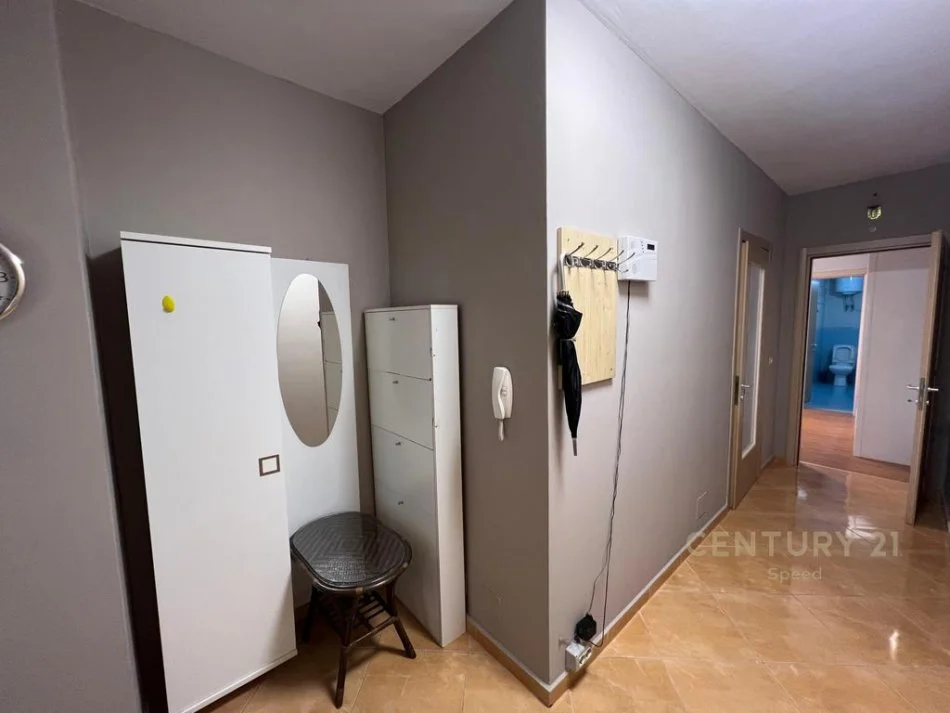 Tirane, jepet me qera apartament 2+1 Kati 5, 130 m² 600 € (Kompleksi Gener 2, prane Hipotekes)