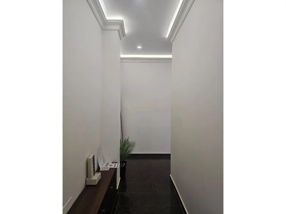 Tirane, jepet me qera apartament 2+1 , 102 m² 1.000 € (RRUGA SIRI KODRA)