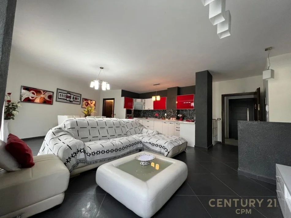 Tirane, jepet me qera apartament 2+1 Kati 7, 105 m² 550 € (Fresk)