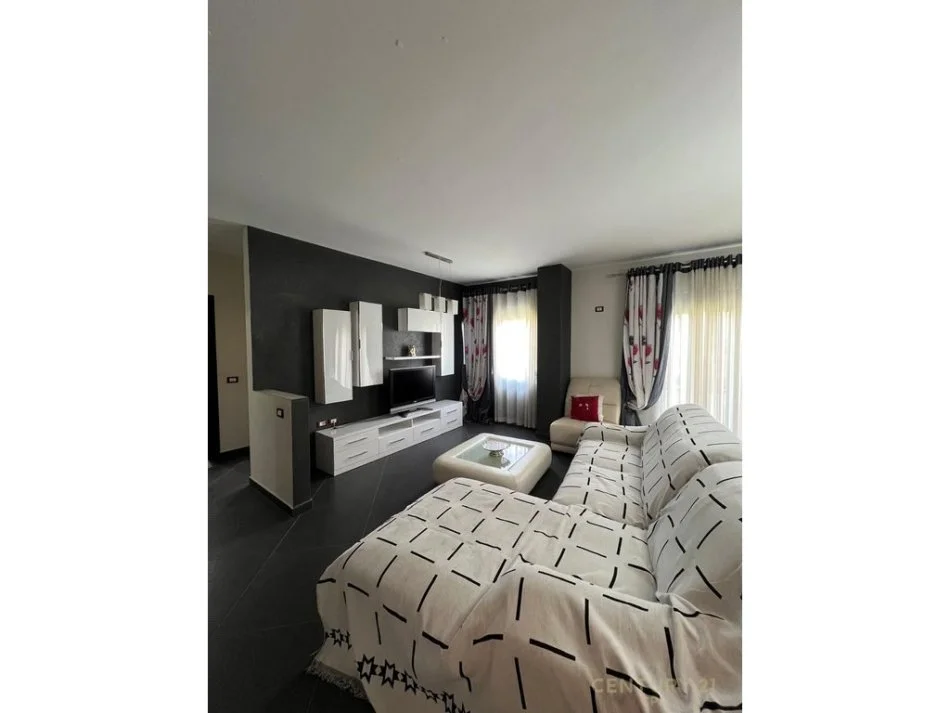 Tirane, jepet me qera apartament 2+1 Kati 7, 105 m² 550 € (Fresk)