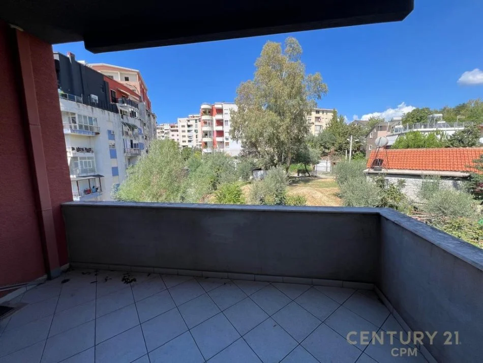 Tirane, jepet me qera apartament 2+1 Kati 7, 105 m² 550 € (Fresk)