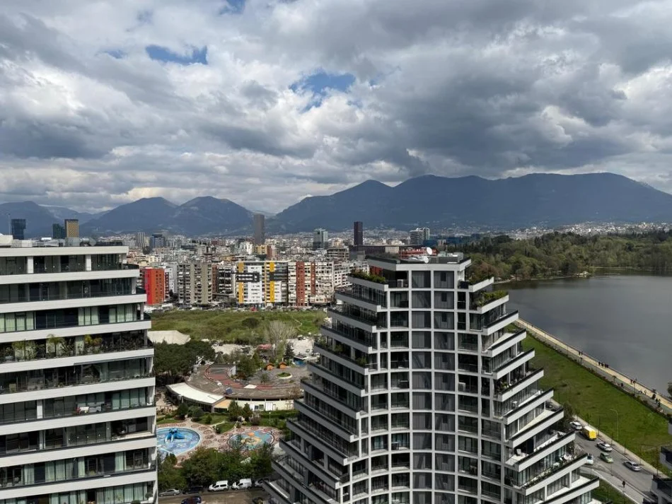 Tirane, jepet me qera ambjent biznesi Kati 15, 233 m² 4.000 € 