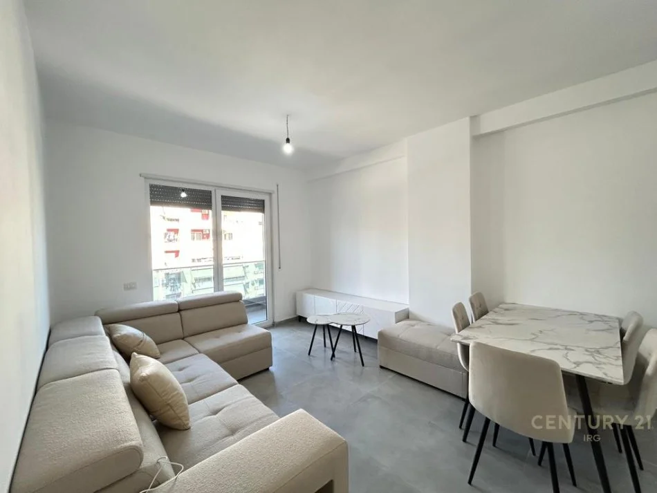 Tirane, jepet me qera apartament , 70 m² 450 € 