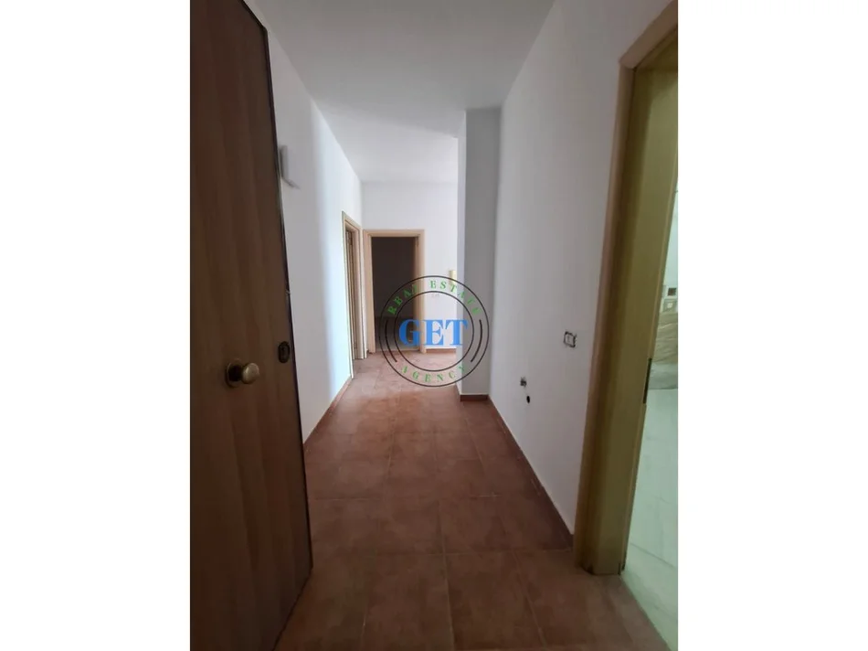 Durres, shitet apartament 2+1 Kati 9, 100 m² 85.000 € (pranë Shkollës “Bajram Curri)