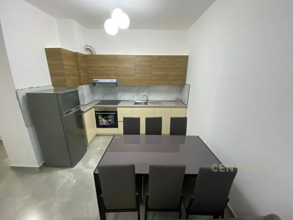 Tirane, jepet me qera apartament 1+1 Kati 4, 60 m² 450 € (Kompleksi ASL, pranë Shkollës së Bashkuar)