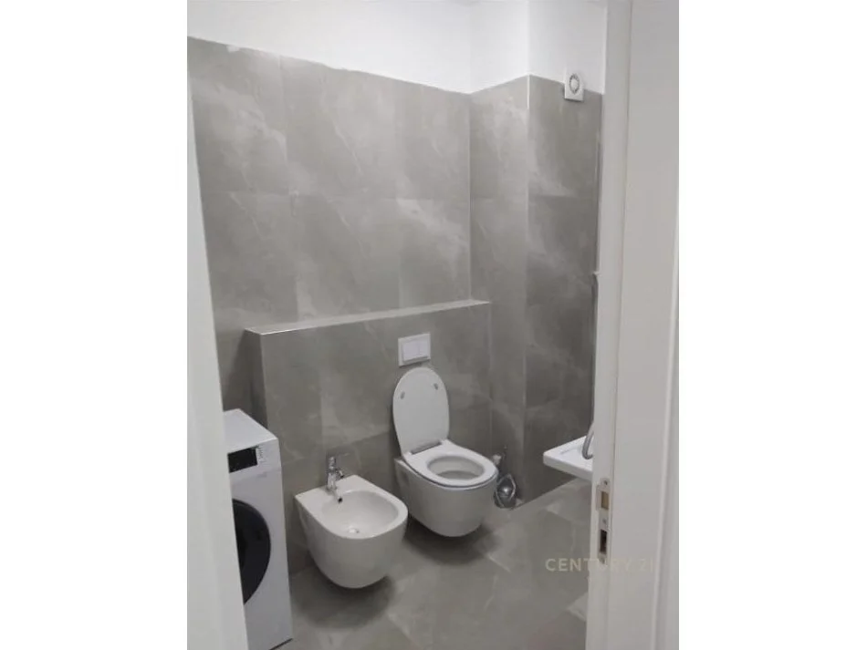 Tirane, jepet me qera apartament 1+1 Kati 4, 60 m² 450 € (Kompleksi ASL, pranë Shkollës së Bashkuar)