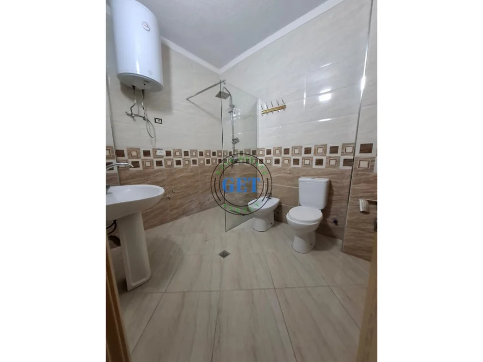 Durres, shitet apartament 2+1 Kati 9, 100 m² 85.000 € (pranë Shkollës “Bajram Curri)