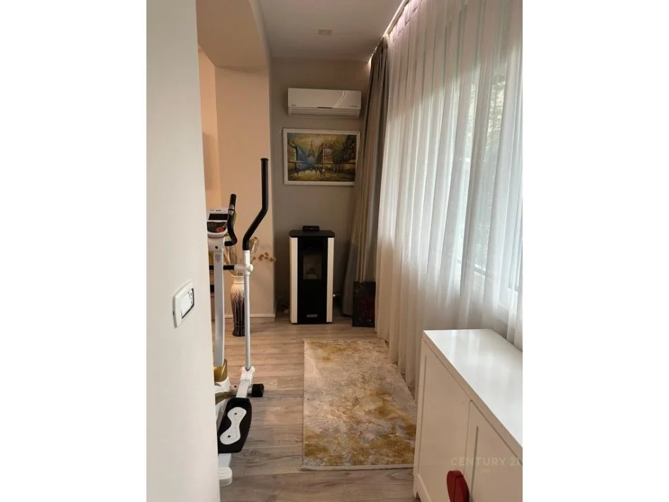 Tirane, jepet me qera apartament 2+1 Kati 2, 80 m² 1.000 € (STADIUMI DINAMO)