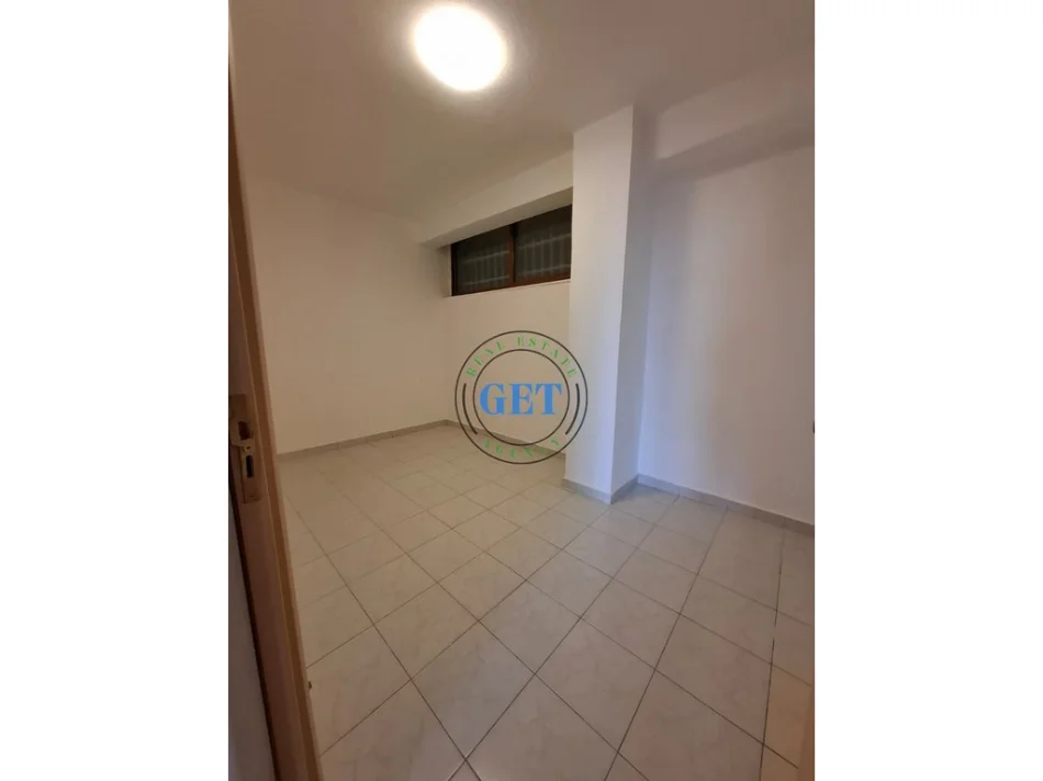 Durres, shitet apartament 2+1 Kati 9, 100 m² 85.000 € (pranë Shkollës “Bajram Curri)